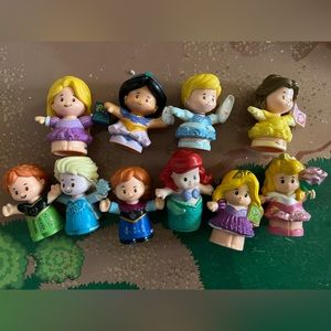 Lot of 10 Disney Princess Fisher Price Little People!